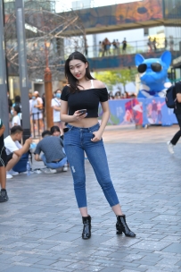 【精选街拍】Vol.2990 短靴牛仔好身材 [90P+2V-1.30GB]