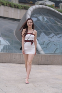 【精选街拍】Vol.3042 小香风白裙美女 [780P+1V-24.4GB]