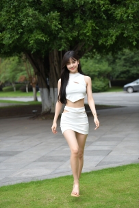 【精选街拍】Vol.2930 白色套装裙 [64P-1.48GB]