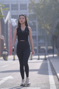 【精选街拍】Vol.1943 一只麋鹿摄影作品 - 黑色瑜伽裤美女 [750P-1.81GB]