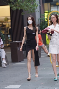 【精选街拍】Vol.2875 黑色开叉裙 [116P+1V-1.55GB]