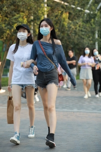 【精选街拍】Vol.2574 黑色热裤美腿 [41P-452MB]