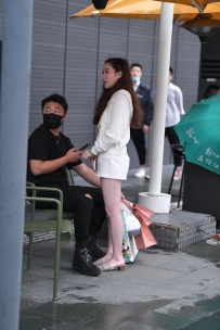 【精选街拍】Vol.1692 白色短裤妹子 [50P+1V-2.17GB]