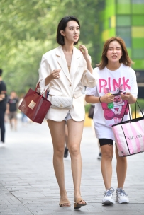 【精选街拍】Vol.3084 长西装高挑靓丽 [53P-1.06GB]