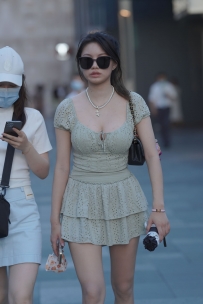 【精选街拍】Vol.2490 绿色短裙 [146P-1.62GB]