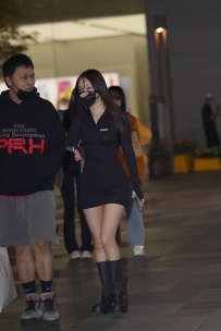 【精选街拍】Vol.1841 黑短裙小姐姐 [42P-538MB]