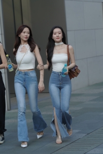 【精选街拍】Vol.3005 喇叭牛仔裤搭配 [102P+1V-1.72GB]