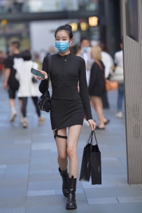 【精选街拍】Vol.2382 黑色紧身包臀裙 [78P+1V-922MB]