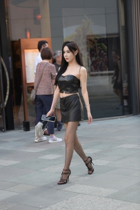 【精选街拍】Vol.2610 飒爽黑色皮裙 [91P-1.89GB]