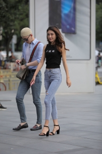 【精选街拍】Vol.2802 窈窕小蛮腰牛仔小姐姐 [40P-590MB]