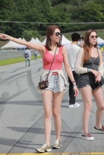 【精选街拍】Vol.2456 蓝色热裤美腿美背 [34P-273MB]